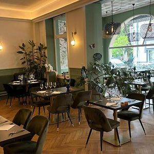 Logis Hotel Restaurant Grand Hotel De Lyon